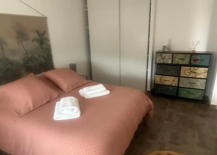 Superbe T2 Route De Bastia (Corsica)